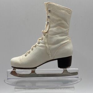 Vintage VTG Just The Right Shoe Figure 8 Miniature White Ice Skate With Stand